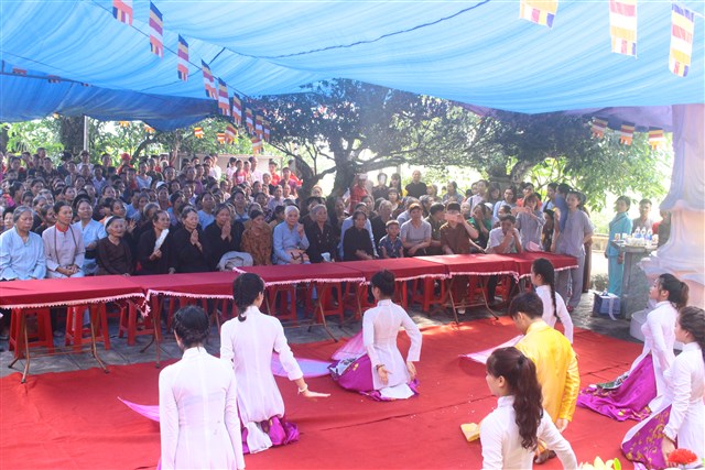 Thanh Hóa: Chùa Long Cảm kính mừng Phật đản Pl:2560
