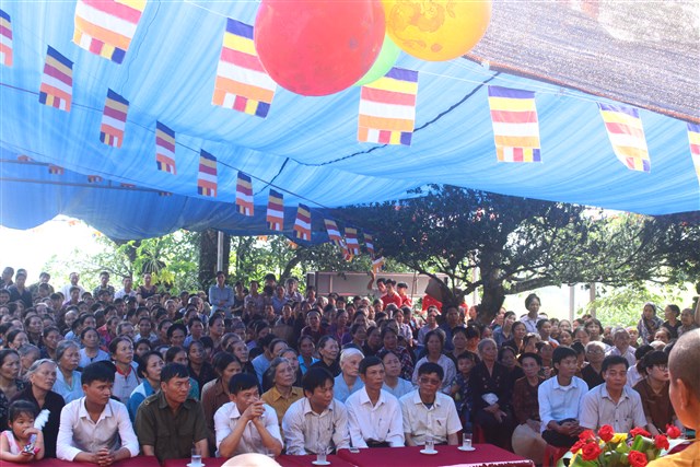 Thanh Hóa: Chùa Long Cảm kính mừng Phật đản Pl:2560