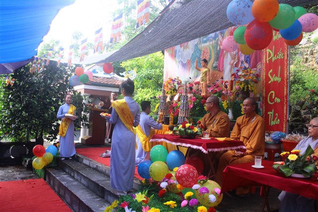 Thanh Hóa: Chùa Long Cảm kính mừng Phật đản Pl:2560