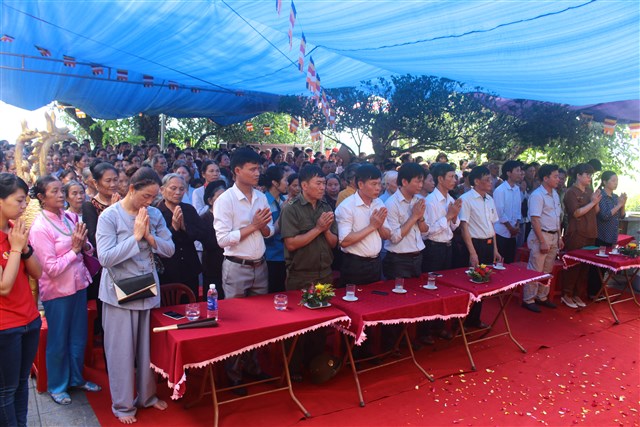 Thanh Hóa: Chùa Long Cảm kính mừng Phật đản Pl:2560
