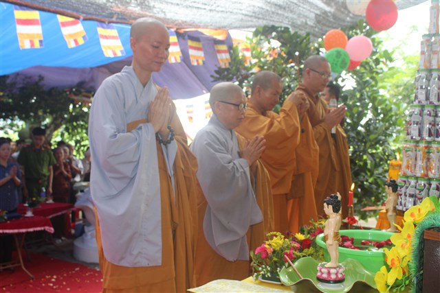 Thanh Hóa: Chùa Long Cảm kính mừng Phật đản Pl:2560
