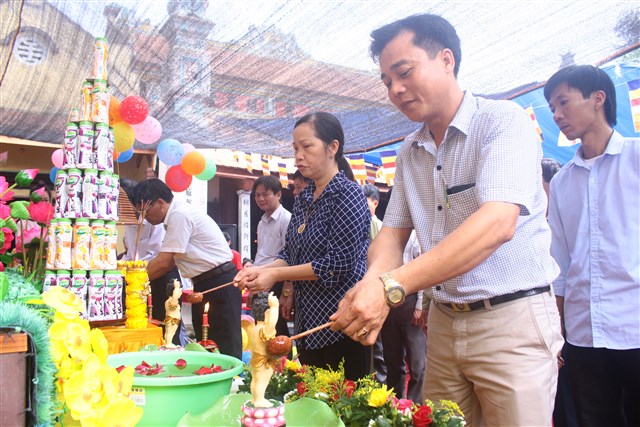 Thanh Hóa: Chùa Long Cảm kính mừng Phật đản Pl:2560
