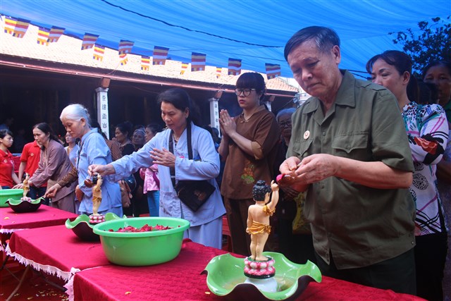 Thanh Hóa: Chùa Long Cảm kính mừng Phật đản Pl:2560
