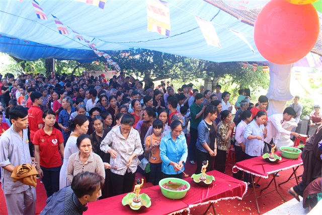 Thanh Hóa: Chùa Long Cảm kính mừng Phật đản Pl:2560