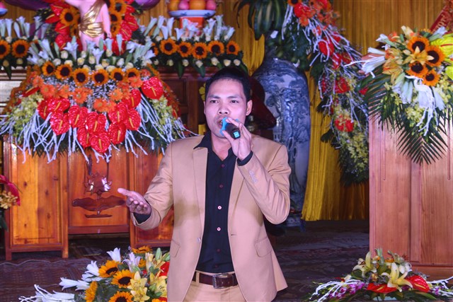 Thanh Hóa: Lễ tắm Phật và văn nghệ mừng Phật đản tại chùa Vạn Linh