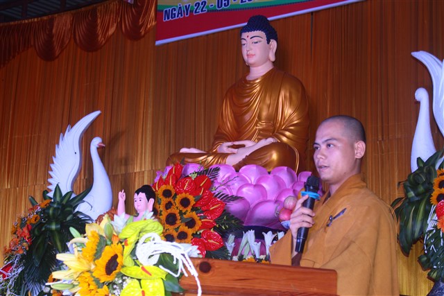 Thanh Hóa: Lễ tắm Phật và văn nghệ mừng Phật đản tại chùa Vạn Linh