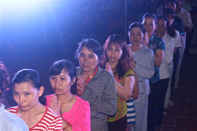 Thanh Hóa: Lễ tắm Phật và văn nghệ mừng Phật đản tại chùa Vạn Linh