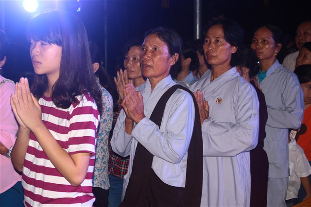 Thanh Hóa: Lễ tắm Phật và văn nghệ mừng Phật đản tại chùa Vạn Linh
