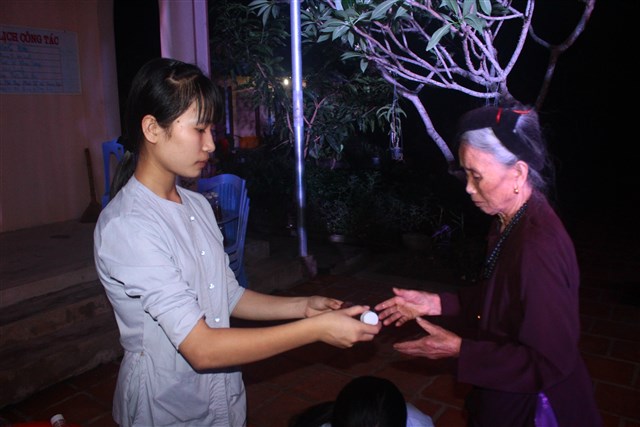 Thanh Hóa: Lễ tắm Phật và văn nghệ mừng Phật đản tại chùa Vạn Linh