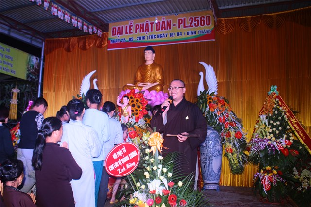 Thanh Hóa: Lễ tắm Phật và văn nghệ mừng Phật đản tại chùa Vạn Linh