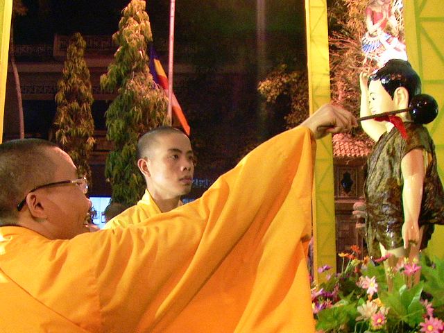 Phật giáo Khánh Hòa – Trang nghiêm Lễ Tắm Phật
