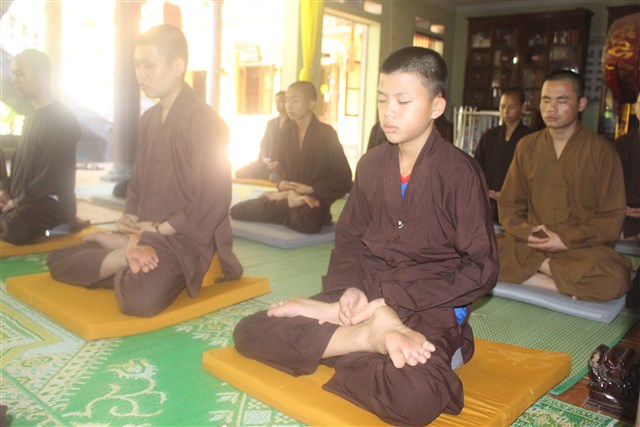 Thanh Hóa: ĐĐ. Thích Trúc Thông Tánh hướng dẫn phương pháp tọa thiền