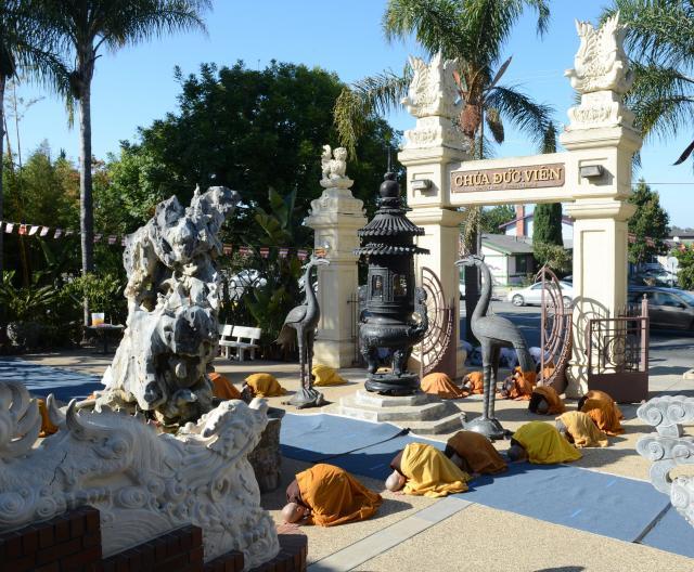 Chùa Đức Viên, San Jose ( Hoa Kỳ ) Tổ Chức Lễ Tam Bộ Nhất Bái Báo Hiếu Phụ Mẫu Năm 2016