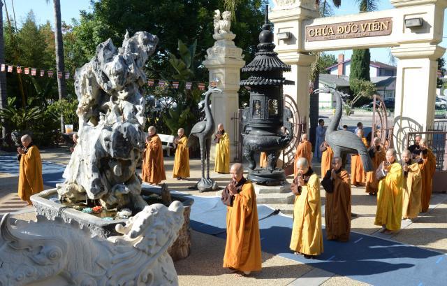 Chùa Đức Viên, San Jose ( Hoa Kỳ ) Tổ Chức Lễ Tam Bộ Nhất Bái Báo Hiếu Phụ Mẫu Năm 2016