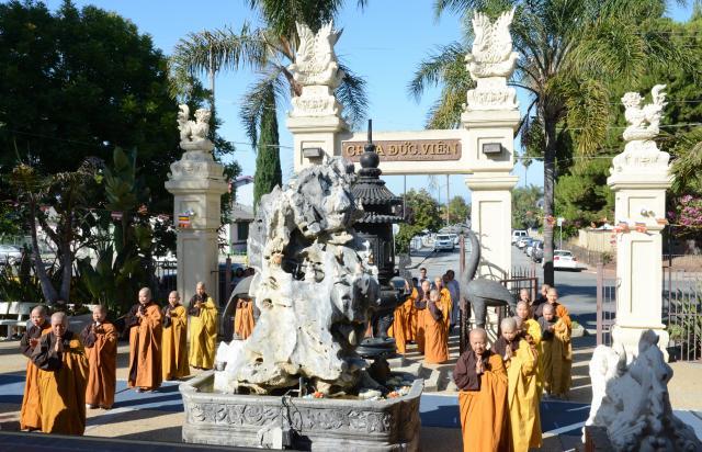 Chùa Đức Viên, San Jose ( Hoa Kỳ ) Tổ Chức Lễ Tam Bộ Nhất Bái Báo Hiếu Phụ Mẫu Năm 2016