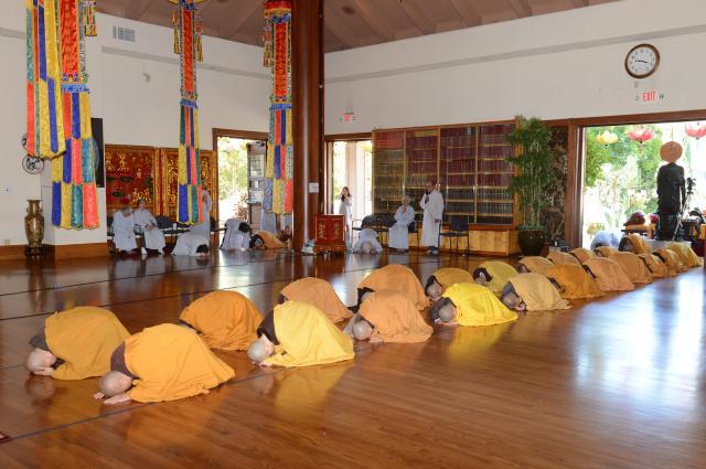 Chùa Đức Viên, San Jose ( Hoa Kỳ ) Tổ Chức Lễ Tam Bộ Nhất Bái Báo Hiếu Phụ Mẫu Năm 2016