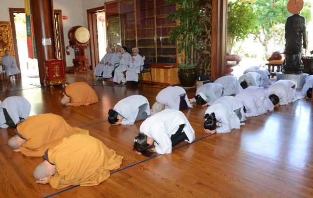 Chùa Đức Viên, San Jose ( Hoa Kỳ ) Tổ Chức Lễ Tam Bộ Nhất Bái Báo Hiếu Phụ Mẫu Năm 2016