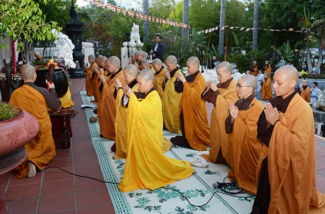 Chùa Đức Viên, San Jose ( Hoa Kỳ ) Tổ Chức Lễ Tam Bộ Nhất Bái Báo Hiếu Phụ Mẫu Năm 2016