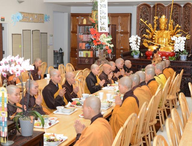 Chùa Đức Viên, San Jose ( Hoa Kỳ ) Tổ Chức Lễ Tam Bộ Nhất Bái Báo Hiếu Phụ Mẫu Năm 2016