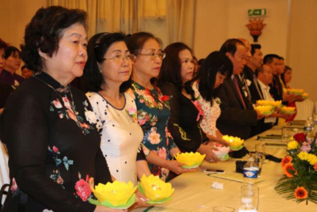 Hình ảnh Đại lễ Vu Lan xúc động của người Việt tại CH Séc