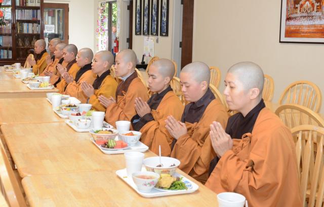 Chùa Đức Viên, San Jose ( Hoa Kỳ ) Tổ Chức Lễ Tam Bộ Nhất Bái Báo Hiếu Phụ Mẫu Năm 2016