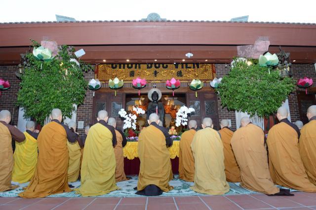 Chùa Đức Viên, San Jose ( Hoa Kỳ ) Tổ Chức Lễ Tam Bộ Nhất Bái Báo Hiếu Phụ Mẫu Năm 2016