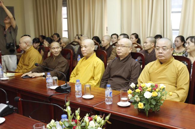Ni sư Thích Đàm Lan bảo vệ xuất sắc luận án Tiến sĩ