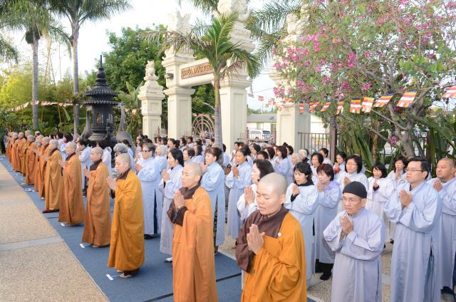 Chùa Đức Viên, San Jose ( Hoa Kỳ ) Tổ Chức Lễ Tam Bộ Nhất Bái Báo Hiếu Phụ Mẫu Năm 2016