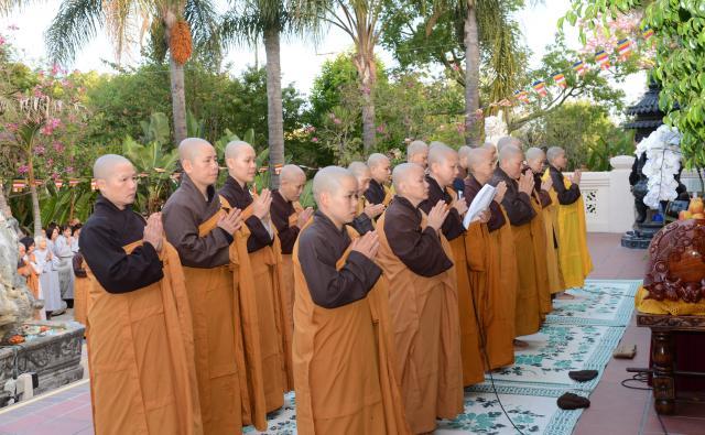 Chùa Đức Viên, San Jose ( Hoa Kỳ ) Tổ Chức Lễ Tam Bộ Nhất Bái Báo Hiếu Phụ Mẫu Năm 2016