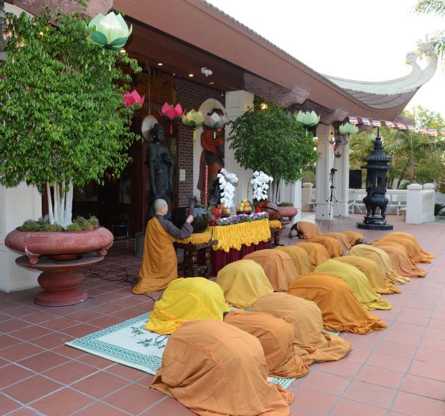 Chùa Đức Viên, San Jose ( Hoa Kỳ ) Tổ Chức Lễ Tam Bộ Nhất Bái Báo Hiếu Phụ Mẫu Năm 2016