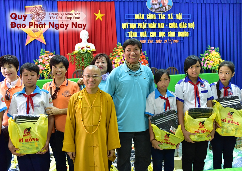 Quỹ Đạo Phật Ngày Nay: Tổng kết chương trình khánh thành cầu và trao quà tại Sóc Trăng, Cà Mau, An Giang (c72c)