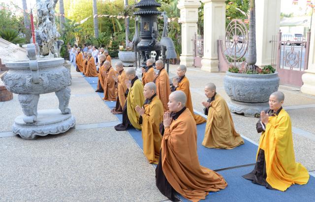 Chùa Đức Viên, San Jose ( Hoa Kỳ ) Tổ Chức Lễ Tam Bộ Nhất Bái Báo Hiếu Phụ Mẫu Năm 2016