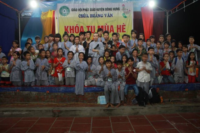 Thái Bình: Đêm bế mạc khóa tu tại chùa Hoằng Văn