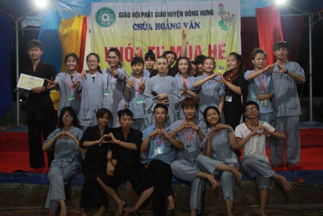 Thái Bình: Đêm bế mạc khóa tu tại chùa Hoằng Văn