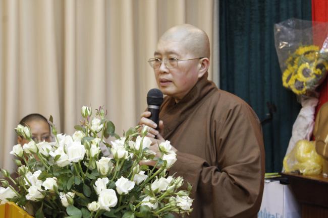 Ni sư Thích Đàm Lan bảo vệ xuất sắc luận án Tiến sĩ