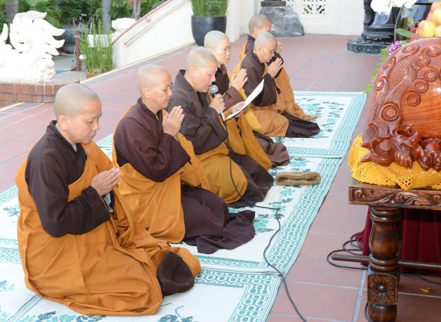 Chùa Đức Viên, San Jose ( Hoa Kỳ ) Tổ Chức Lễ Tam Bộ Nhất Bái Báo Hiếu Phụ Mẫu Năm 2016