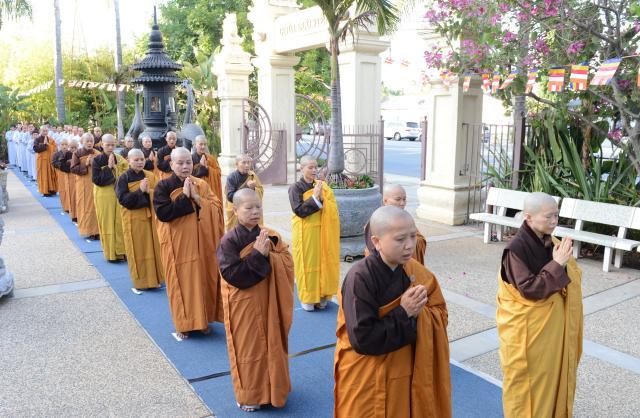 Chùa Đức Viên, San Jose ( Hoa Kỳ ) Tổ Chức Lễ Tam Bộ Nhất Bái Báo Hiếu Phụ Mẫu Năm 2016