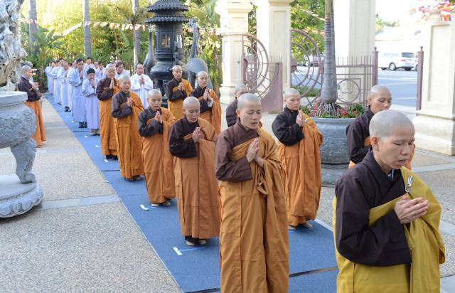 Chùa Đức Viên, San Jose ( Hoa Kỳ ) Tổ Chức Lễ Tam Bộ Nhất Bái Báo Hiếu Phụ Mẫu Năm 2016