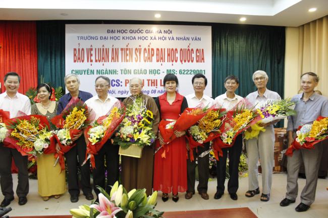 Ni sư Thích Đàm Lan bảo vệ xuất sắc luận án Tiến sĩ