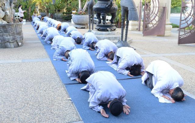 Chùa Đức Viên, San Jose ( Hoa Kỳ ) Tổ Chức Lễ Tam Bộ Nhất Bái Báo Hiếu Phụ Mẫu Năm 2016