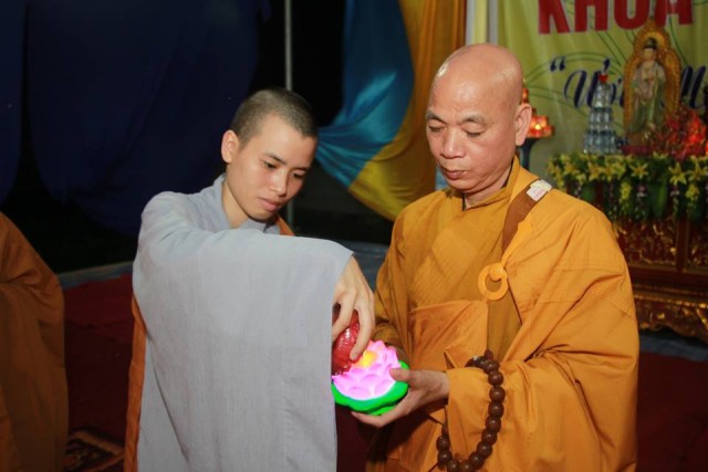 Thái Bình: Đêm bế mạc khóa tu tại chùa Hoằng Văn