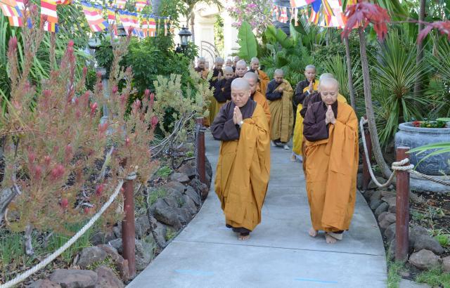 Chùa Đức Viên, San Jose ( Hoa Kỳ ) Tổ Chức Lễ Tam Bộ Nhất Bái Báo Hiếu Phụ Mẫu Năm 2016