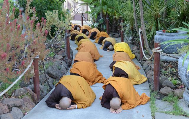 Chùa Đức Viên, San Jose ( Hoa Kỳ ) Tổ Chức Lễ Tam Bộ Nhất Bái Báo Hiếu Phụ Mẫu Năm 2016