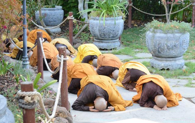 Chùa Đức Viên, San Jose ( Hoa Kỳ ) Tổ Chức Lễ Tam Bộ Nhất Bái Báo Hiếu Phụ Mẫu Năm 2016