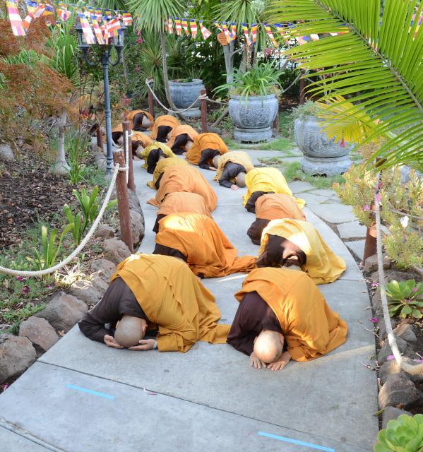 Chùa Đức Viên, San Jose ( Hoa Kỳ ) Tổ Chức Lễ Tam Bộ Nhất Bái Báo Hiếu Phụ Mẫu Năm 2016