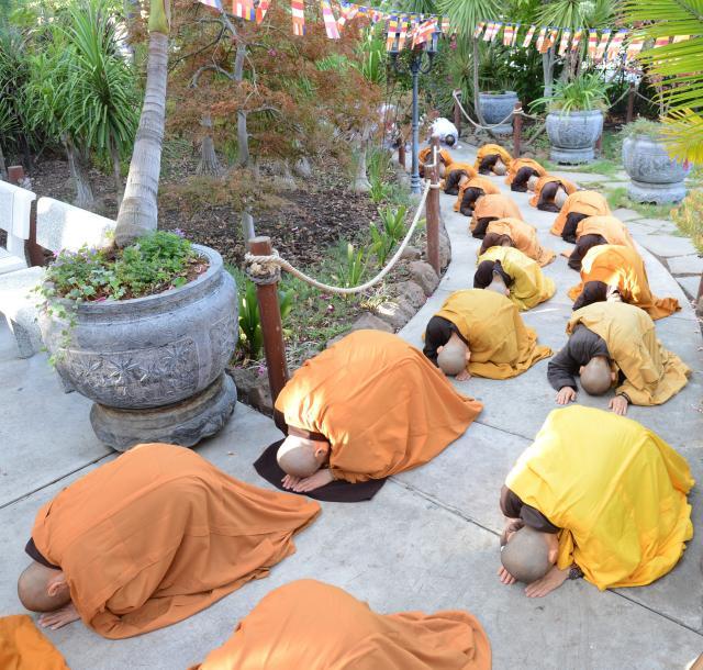 Chùa Đức Viên, San Jose ( Hoa Kỳ ) Tổ Chức Lễ Tam Bộ Nhất Bái Báo Hiếu Phụ Mẫu Năm 2016