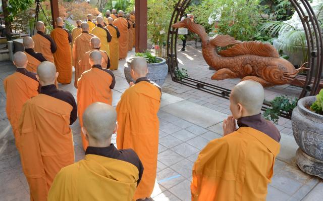 Chùa Đức Viên, San Jose ( Hoa Kỳ ) Tổ Chức Lễ Tam Bộ Nhất Bái Báo Hiếu Phụ Mẫu Năm 2016