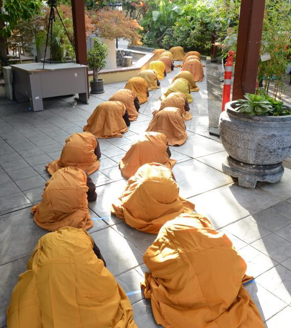 Chùa Đức Viên, San Jose ( Hoa Kỳ ) Tổ Chức Lễ Tam Bộ Nhất Bái Báo Hiếu Phụ Mẫu Năm 2016