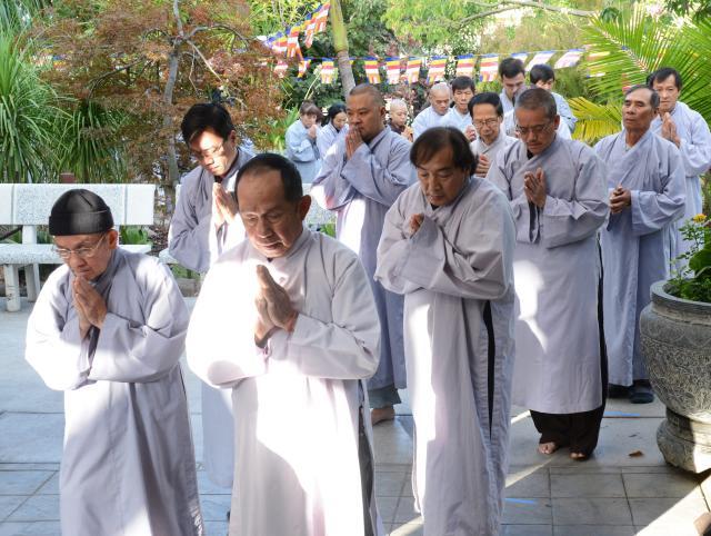 Chùa Đức Viên, San Jose ( Hoa Kỳ ) Tổ Chức Lễ Tam Bộ Nhất Bái Báo Hiếu Phụ Mẫu Năm 2016