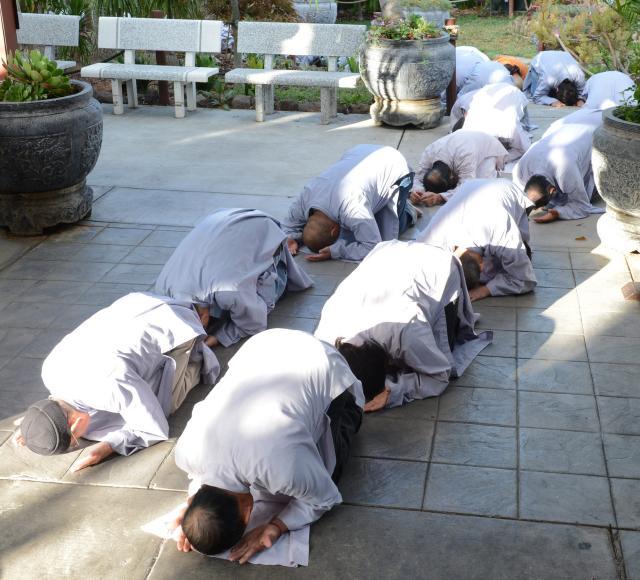 Chùa Đức Viên, San Jose ( Hoa Kỳ ) Tổ Chức Lễ Tam Bộ Nhất Bái Báo Hiếu Phụ Mẫu Năm 2016